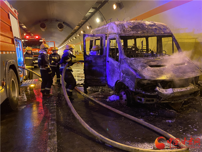 【微視頻】爭(zhēng)分奪秒！蘭州龔家灣消防救援站隧道內(nèi)搶救防疫物資