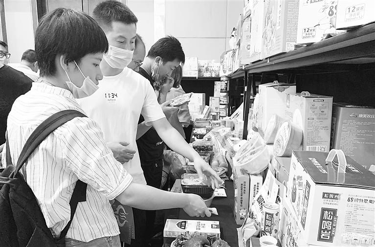 甘肅首次發(fā)布200個“甘味”農(nóng)產(chǎn)品品牌 現(xiàn)場簽訂購銷訂單9項