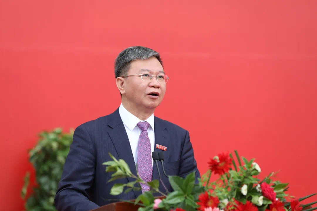 蘭州大學校長嚴純?nèi)A寄語2020屆本科畢業(yè)生：做敢擔當、能擔當、有擔當?shù)娜?>
        </a><em>蘭州大學校長嚴純?nèi)A寄語2020屆本科畢業(yè)生：做敢擔當、能擔當、有擔當?shù)娜?/em></li>
    <li><a  target=