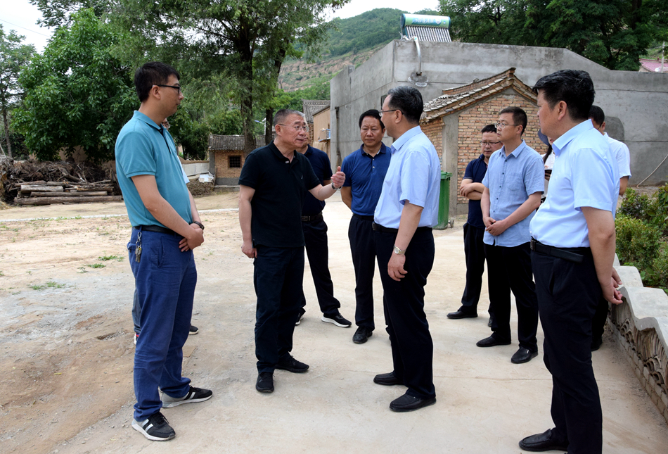 王銳深入麥積區(qū)、甘谷縣掛牌督戰(zhàn)村調研指導脫貧攻堅工作