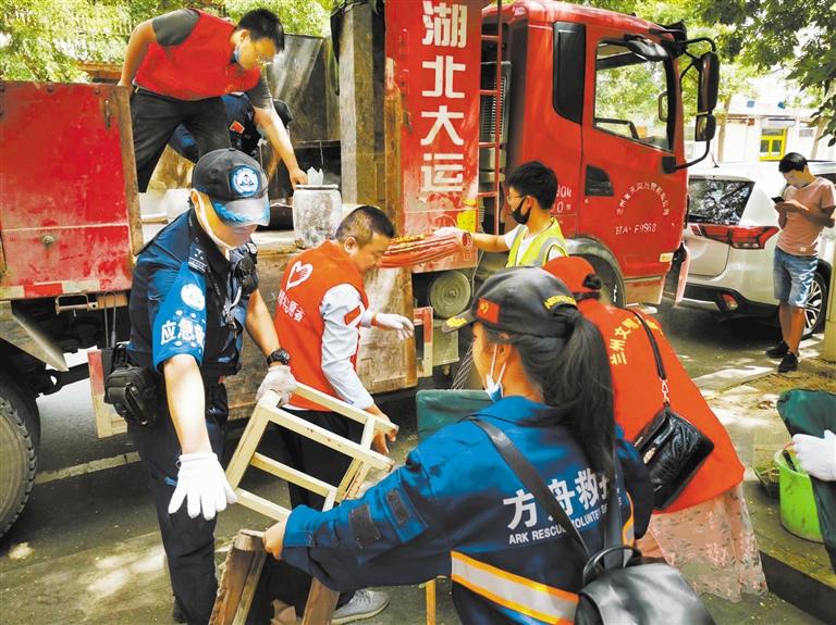 志愿者服務(wù)盡顯蘭州“大”文明 63萬(wàn)志愿者讓城市更有溫度