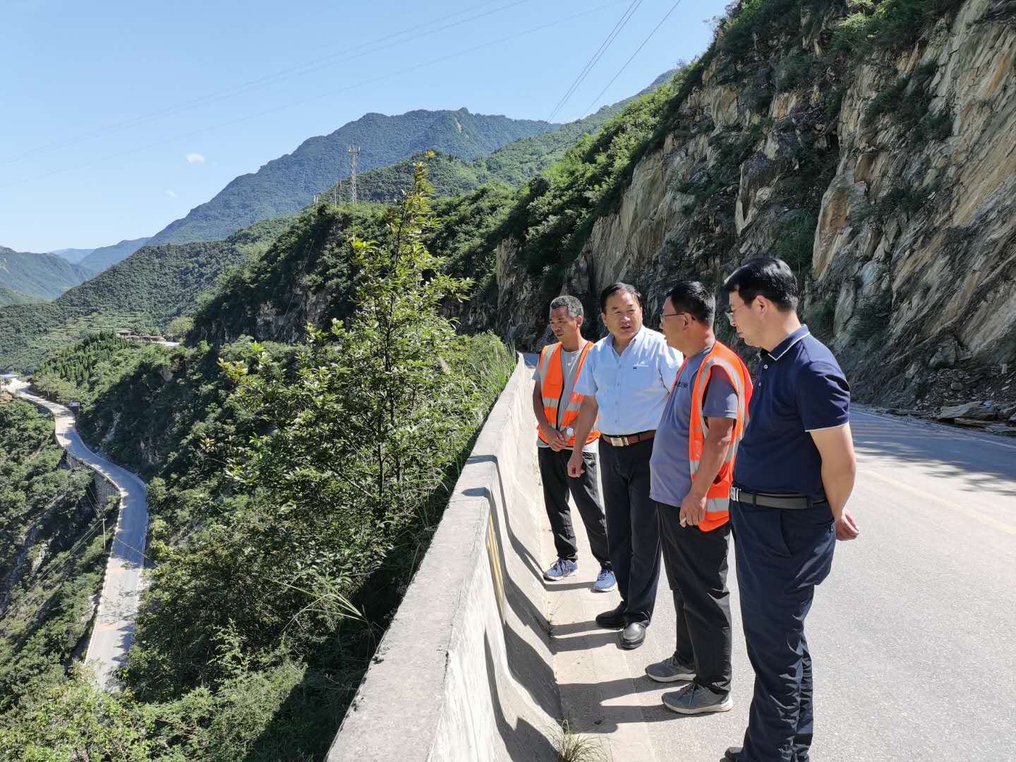 G212 線(xiàn)文縣至金口壩路段搶險(xiǎn)保通