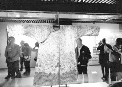 甘肅文化丨嘉慶所賜，被當(dāng)戲服 永登博物館九龍黃袍的前世今生