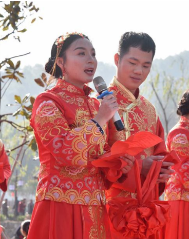 甘肅省首批8名特邀頒證員就位“雙11”新人結(jié)婚滿(mǎn)滿(mǎn)儀式感