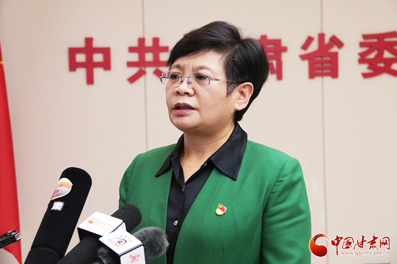 【擔使命 聚同心 促巨變 省直部門落實脫貧攻堅責任工作紀實】甘肅：1822名在脫貧攻堅中表現(xiàn)突出的干部得到提拔重用