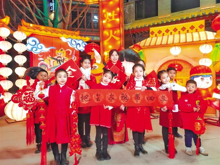 原創(chuàng)音樂電視《全家?！废蛱m州市人民拜年！