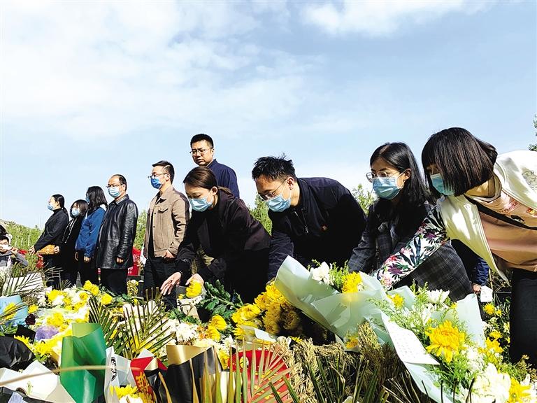 中央駐甘新聞?dòng)浾撸涸鷮?shí)開展黨史學(xué)習(xí)教育 把好故事講給全國人民