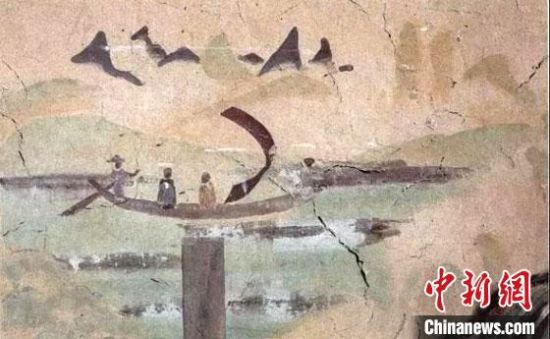 “一人搖櫓晃扁舟，兩人撐篙水上漂?！眻D為莫高窟第323窟《搖櫓帆船》（初唐）。　敦煌研究院供圖