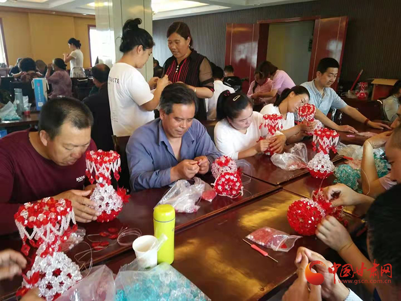 西和：免費技能培訓 讓殘疾人家務(wù)賺錢兩不誤