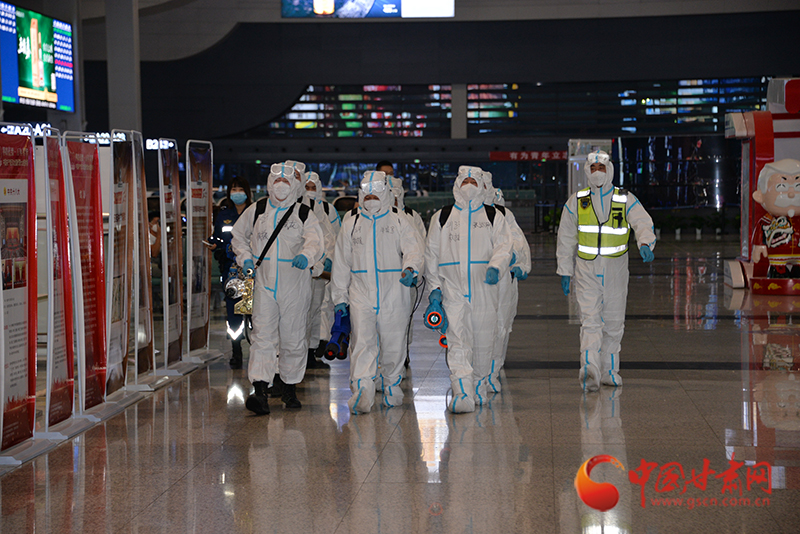 【隴拍客】蘭州西客站全面消殺，場面堪比大片