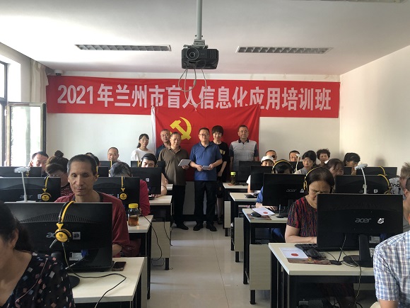 維權(quán)處黨支部開展“法律宣傳進學?！敝驹刚叻?wù)活動