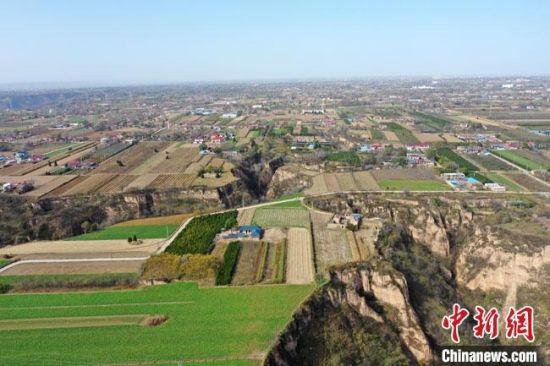 圖為位于甘肅省慶陽(yáng)市西峰區(qū)境內(nèi)的南佐遺址地貌。(資料圖) 甘肅省文物局供圖