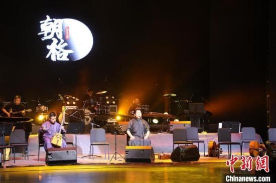 圖為甘肅本土原生態(tài)樂隊“朝格組合”在蘭州演出。(資料圖) 受訪人供圖