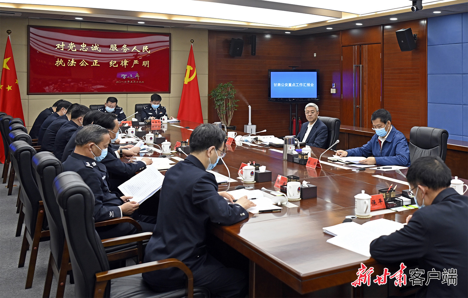 【甘快看】尹弘在甘肅省公安廳調(diào)研時強調(diào)：堅持政治建警鍛造公安鐵軍，全力以赴防風(fēng)險保安全護穩(wěn)定