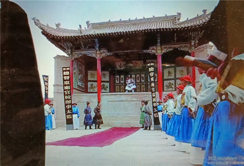 電影《新龍門客?！菲^之關(guān)城清代戲臺特寫