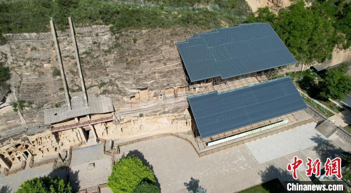 圖為航拍視角下的北石窟寺?！“瑧c龍 攝