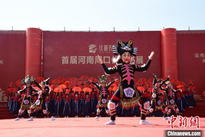 圖為首屆周口伏羲書展開幕式表演?！×赫赵?攝