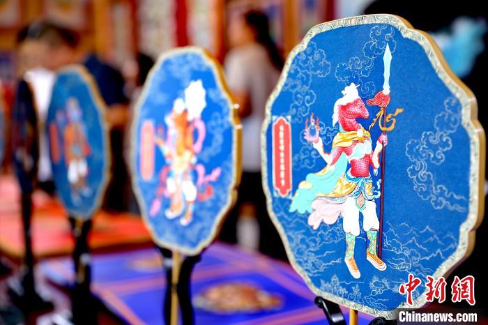 圖為唐卡延伸產品。　薛蒂 攝