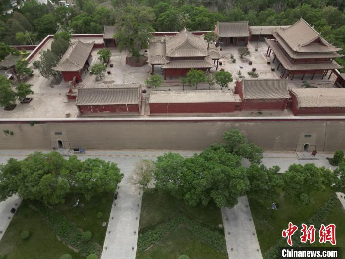 5月16日，航拍下的雷臺(tái)漢墓墓室入口。戴文昌　攝