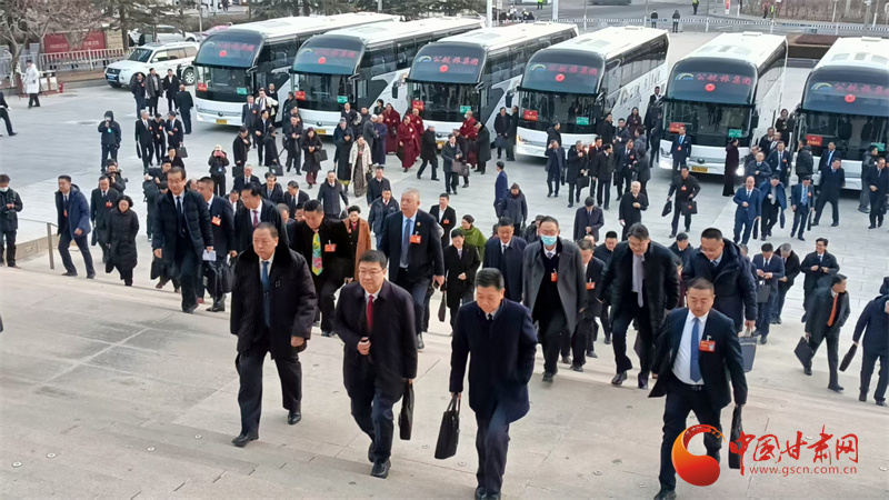 政協(xié)委員懷揣民意赴盛會(huì) 凝心聚力共繪隴原新篇