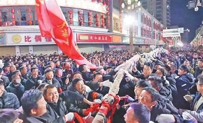 甘肅臨潭縣“萬人扯繩賽”傳承600多年 一根長繩牽動(dòng)萬人心（聚焦傳統(tǒng)體育）
